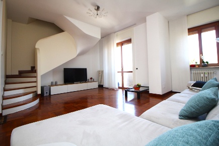 Foto Duplex in Via Alessandro Volta 94, Legnano Legnarello di 200 m²