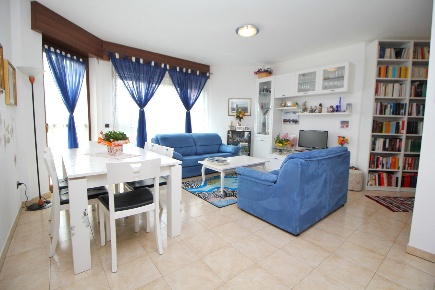 Foto Duplex in Via Renzo Bottini 11, Legnano di 197 m² con 4 locali