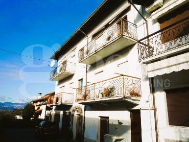 Foto Duplex in Via Varese 4, Taino Centro di 150 m² con 4 locali in vendita