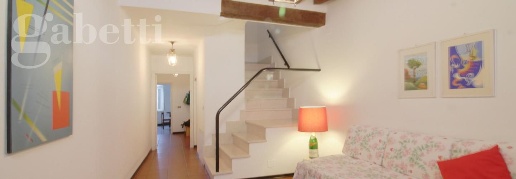 Foto Duplex a Ostra Centro di 198 m² con 6 locali in vendita