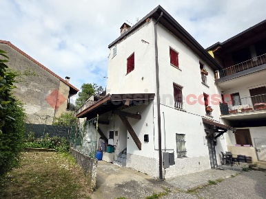 Foto Duplex in Via Cavour 22, Cadorago Cadorago Caslino Al Piano di 90 m²