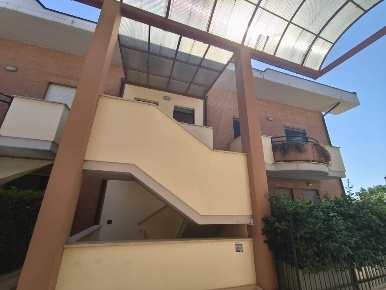 Foto Duplex in Torrette, Città Sant'Angelo di 150 m² con 7 locali