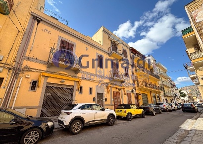 Foto Duplex in Via dammuselli 30, Bagheria Centro di 110 m² con 3 locali