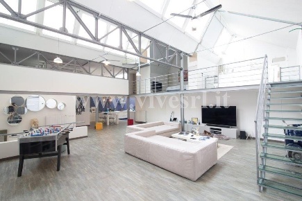 Foto Loft in Via Principe Eugenio, Milano Cenisio di 250 m² con 6 locali