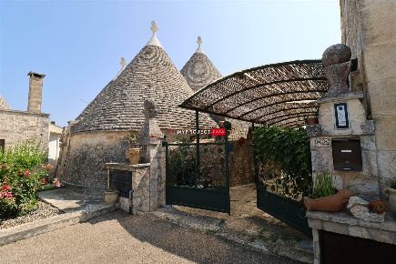 Foto Trullo in Contrada Trito 295, Locorotondo di 105 m² con 3 locali