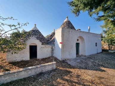Foto Trullo in Contrada Castel Pagano, Ostuni di 150 m² con 5 locali