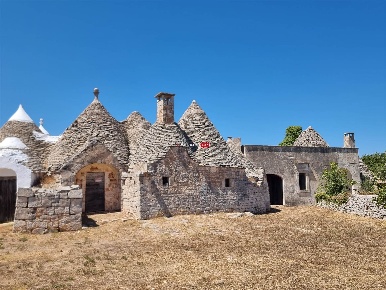 Foto Trullo in C.da Fasola, Cisternino di 200 m² con 9 locali in vendita