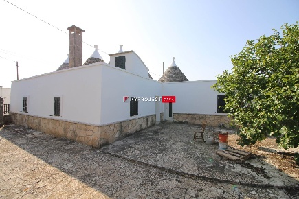 Foto Trullo in Strada Lanzo, Martina Franca di 190 m² con 5 locali
