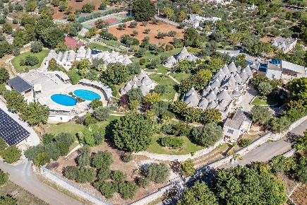 Foto Trullo in Contrada Cupa 161, Locorotondo di 2330 m² con 48 locali