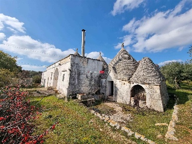 Foto Trullo in Contrada Specchiaruzzo, Ostuni di 180 m² con 10 locali
