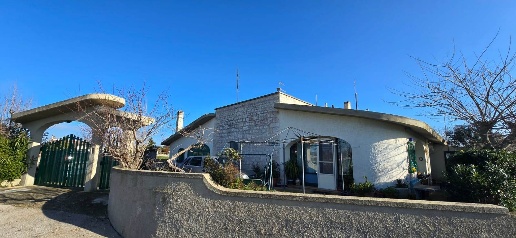 Foto Trullo in C.DA CARPARI, Martina Franca di 200 m² con 6 locali