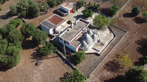 Foto Trullo in C.DA SANDOMENICO, Martina Franca di 90 m² con 4 locali