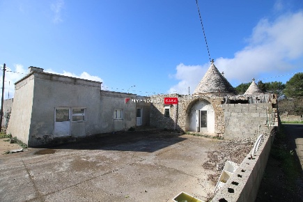 Foto Trullo in Via Tagliente, Martina Franca di 190 m² con 7 locali