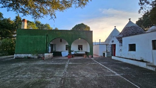 Foto Trullo in VIA VILLA CASTELLI, Martina Franca di 120 m² con 4 locali