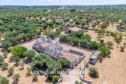 Foto Trullo in Contrada Scorcia, Castellana Grotte di 560 m² con 20 locali