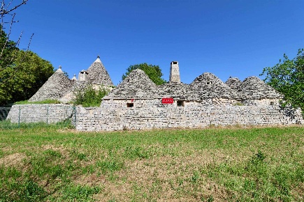 Foto Trullo in C.da Figazzano, Cisternino di 350 m² con 15 locali