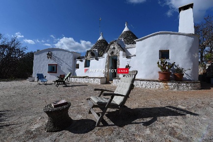 Foto Trullo in C.da Recupero, Ceglie Messapica di 130 m² con 4 locali