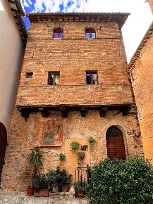 Foto Appartamento a Trevi di 200 m² con 7 locali in vendita