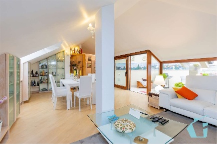 Foto Attico in Via Hermada, Venezia Mestre di 130 m² con 5 locali