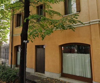 Foto Negozio in Corso Giuseppe Mazzini, Montebelluna Centro di 63 m²