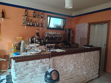 Foto Attività commerciale in via casine 129, Casciana Terme Lari di 39 m²