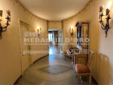 Foto Appartamento in Ad.ze viale Reiter, Modena Viali di 290 m² in vendita
