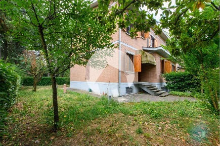 Foto Villa a schiera in Via Guido Gozzano 37, Reggio nell'Emilia di 190 m²