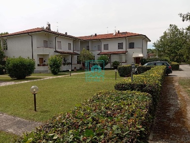 Foto Villa a schiera a Pietrasanta di 120 m² con 6 locali in vendita