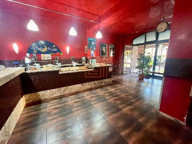 Foto Attività commerciale in Piazza G. Mazzini, Nettuno Centro di 147 m²