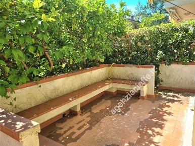 Foto Villa a schiera a Massa Marina di Massa Centro di 90 m² con 4 locali