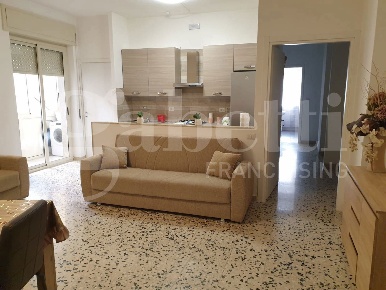 Foto Attività commerciale a Siracusa Gelone - Cadorna di 152 m² in vendita