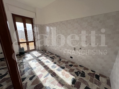 Foto Appartamento in Via Costa 3, Oristano Centro di 140 m² con 5 locali