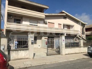 Foto Magazzino in Via LIGURIA 10, Oristano Centro di 710 m² in affitto