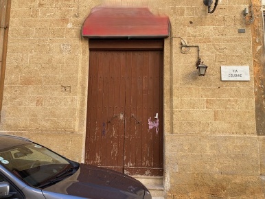 Foto Negozio in Via Colonne 3, Brindisi Centro Storico di 200 m² in vendita