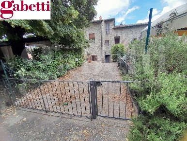 Foto Appartamento a Poggibonsi Bellavista di 95 m² con 5 locali in vendita