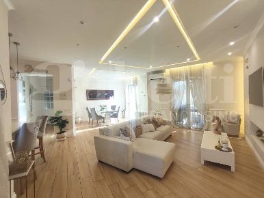 Foto Appartamento in Via BENEDETTO COZZOLINO 20, Ercolano Centro di 95 m²