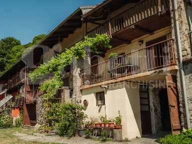 Foto Appartamento in Via Pramartino 45, San Pietro Val Lemina di 100 m²