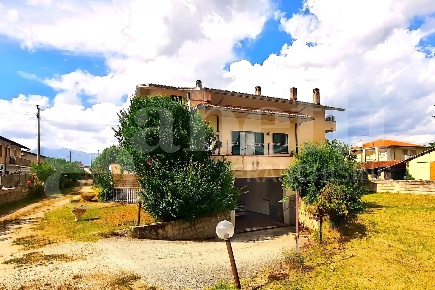 Foto Villa bifamiliare in Via BORGO INCILE 18/A, Avezzano Casa Incile