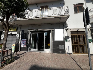 Foto Locale commerciale a Battipaglia Centro di 150 m² con 1 locali
