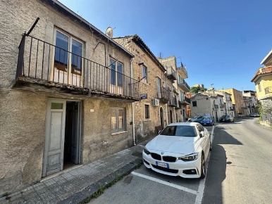 Foto Casa indipendente in Via VITTORIO EMANUELE 41, Basicò di 200 m²