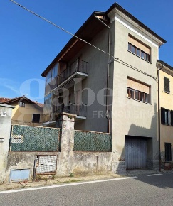 Foto Casa indipendente in Via Santuario d' Oropa 168, Biella di 175 m²