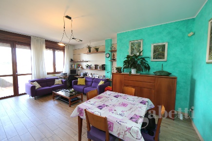 Foto Appartamento in Via Milano 36, Gallarate Madonna in Campagna di 120 m²