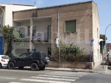 Foto Rustico in Via LA SILA 2, Oristano Centro di 142 m² con 4 locali