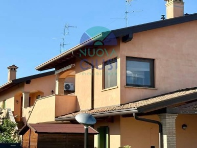 Foto Appartamento a Staranzano Centro di 95 m² con 3 locali in vendita