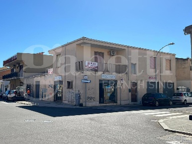 Foto Casa indipendente in Via AMSICORA 48, Oristano Centro di 262 m²