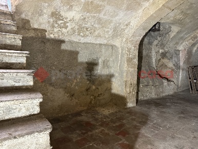 Foto Magazzino in Via Pentite 2, Taranto Isola - Città Vecchia di 80 m²