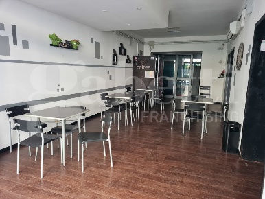 Foto Negozio in Via SARDEGNA 19, Oristano Centro di 250 m² con 2 locali