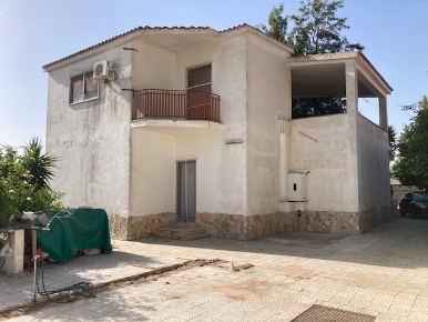 Foto Villa unifamiliare in Via Alfredo Catalani 11, Brindisi di 191 m²