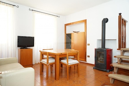 Foto Casa indipendente in Via Goffredo  Mameli, Scheggia e Pascelupo