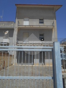 Foto Casa indipendente in Via San Leonardo, Salemi Centro di 350 m²